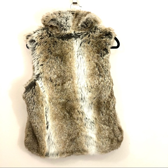 Reverse-able Faux Fur Vest - Picture 3 of 9